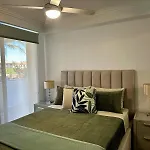 Ocean View Apartments At The Heart Of Gold Coast
