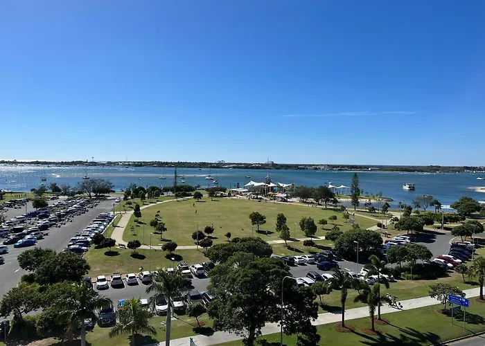 Ocean View Apartments At The Heart Of Gold Coast